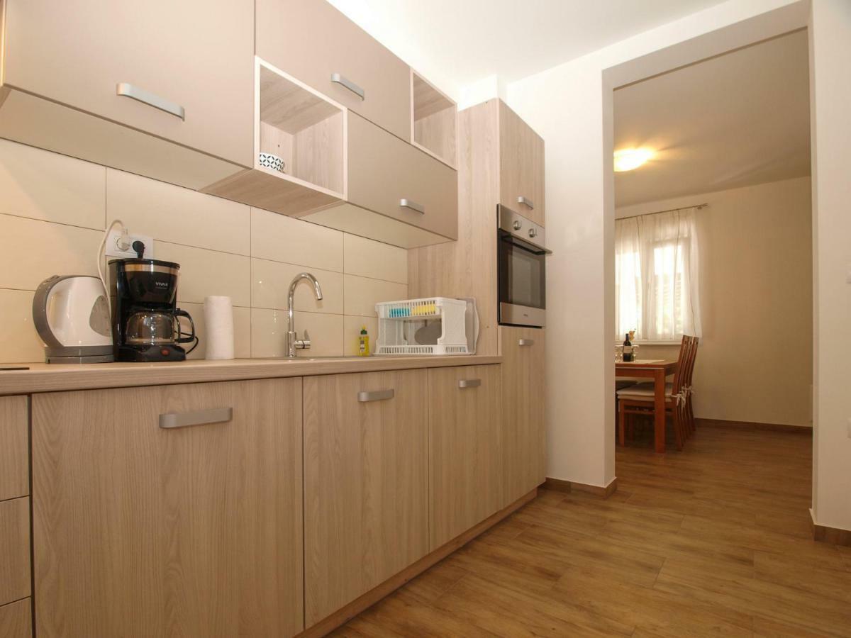 4 Stars Apartments-Pikula Fazana Exterior photo