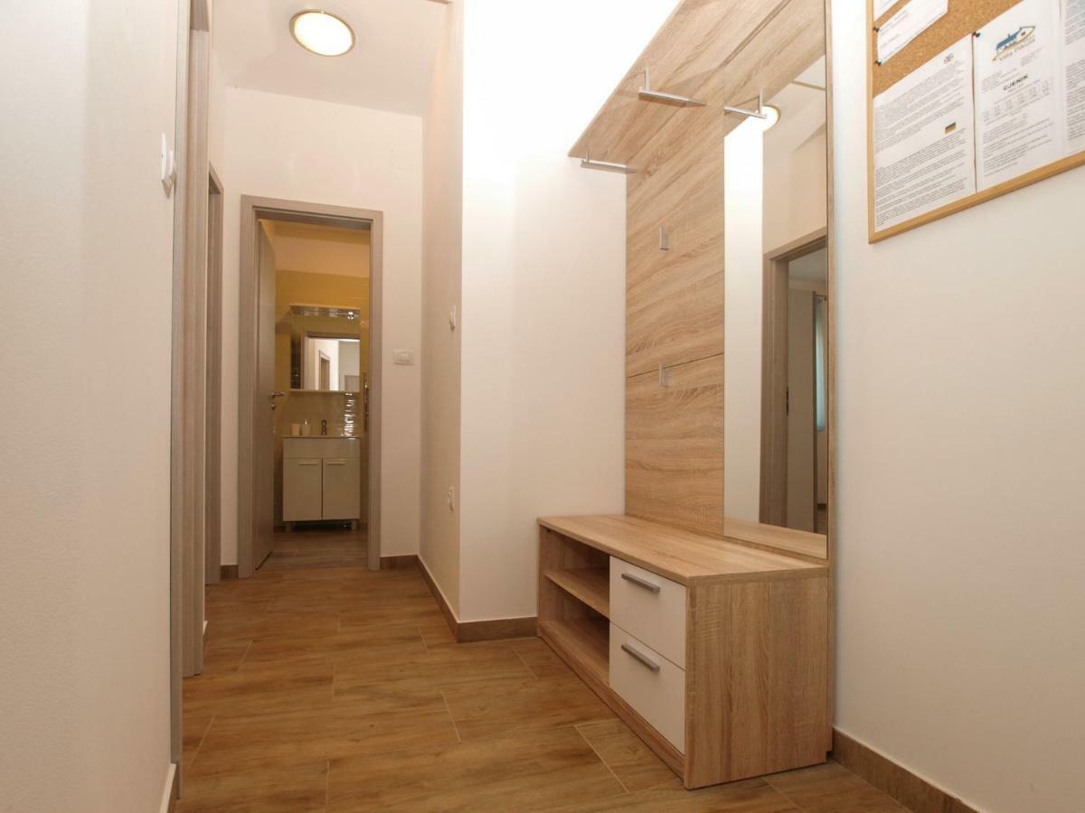 4 Stars Apartments-Pikula Fazana Exterior photo